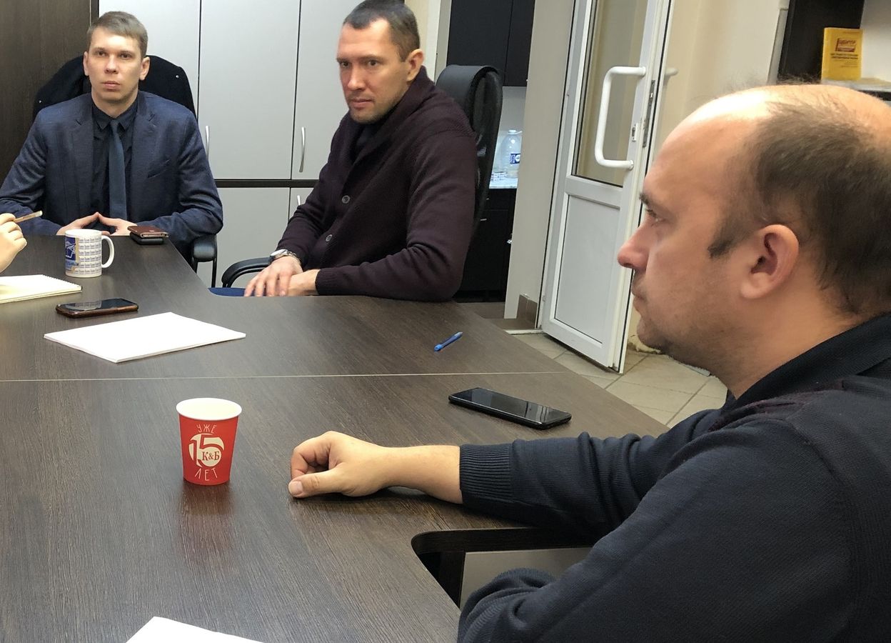 Депутат Дмитрий Иванов, руководитель фракции "СР" не стал сотрудничать с подчиненными Бурматова