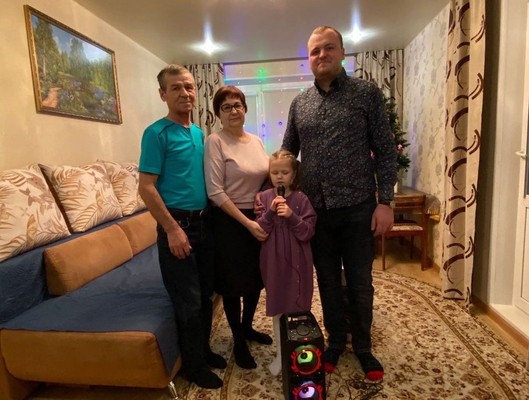 Председатель Совета депутатов Металлургического района г. Челябинска Алексей Четвернин принял участие во Всероссийской акции "Ёлка желаний"